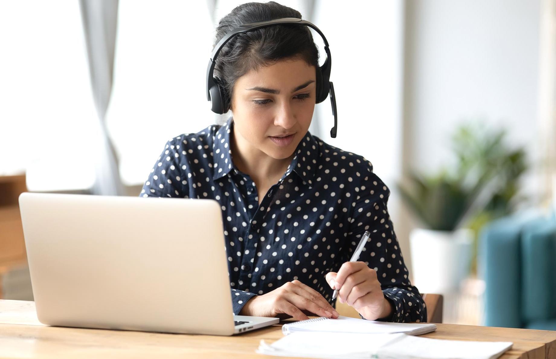 Detaillierte technische SEO-Analyse am Bildschirm